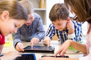 10 Important Educational Mobile App Features That Boost Learning Process